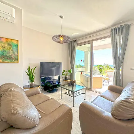 Effi Lourdata Villa *