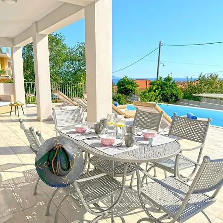 Effi Lourdata Lourdata (Kefalonia)