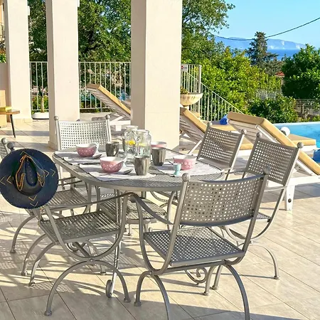 Effi Lourdata Villa Lourdata (Kefalonia)