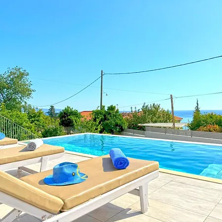 Effi Lourdata Villa Lourdata (Kefalonia)