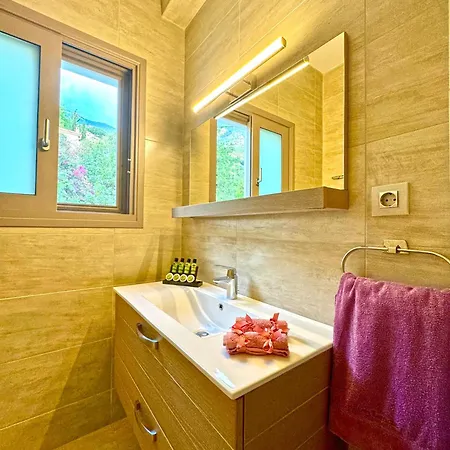 Villa Effi Lourdata *