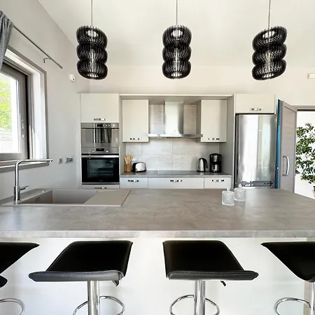 Вилла Effi Lourdata *